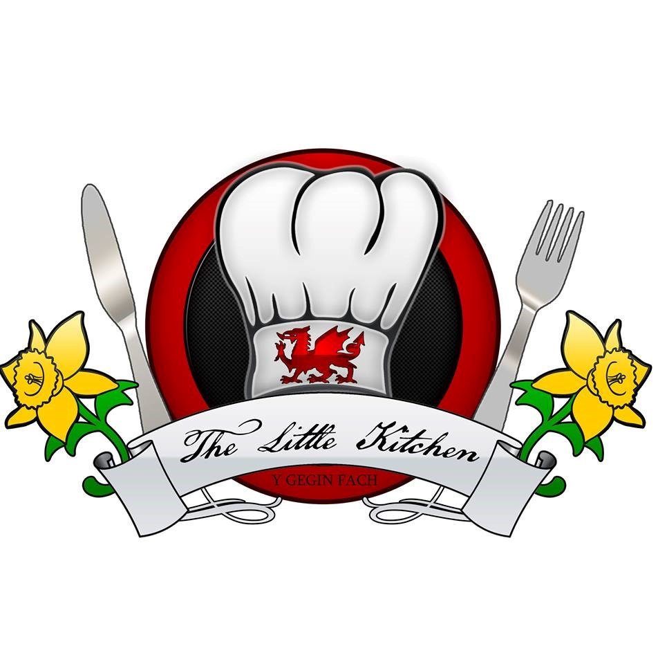 The Little Kitchen donates £100 to Cefn Albion